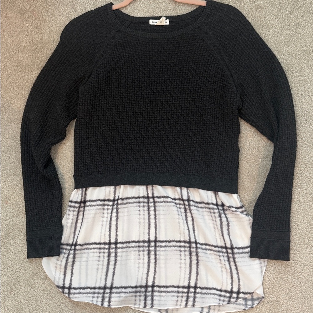 Dark grey Club Monaco and White Layered Sweater Top size medium